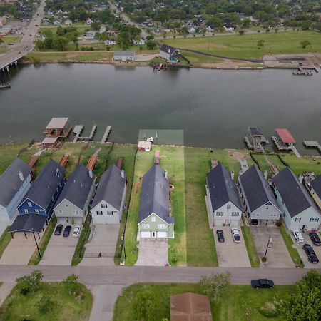 Luxury Waterfront Home Family And Pet Friendly Near Surfside Beach 11 Mins Freeport Exterior foto