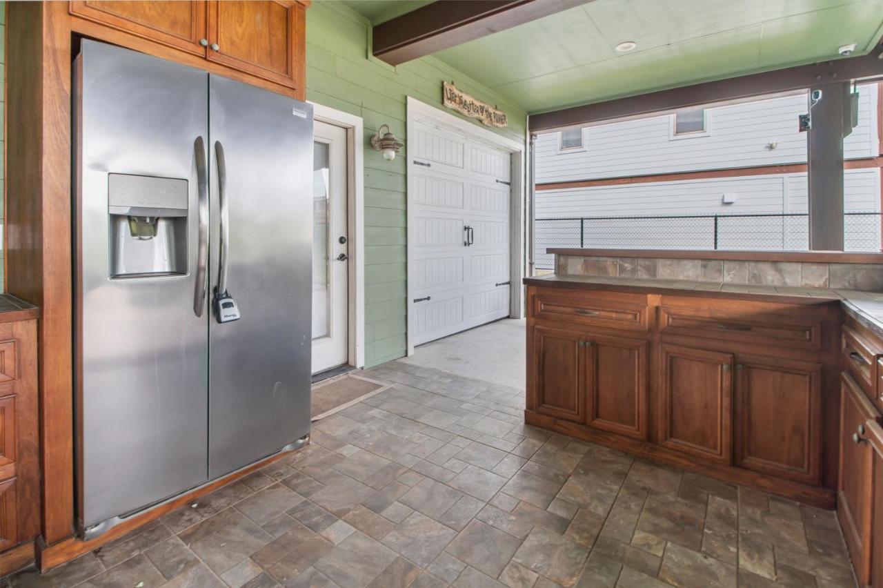 Luxury Waterfront Home Family And Pet Friendly Near Surfside Beach 11 Mins Freeport Exterior foto