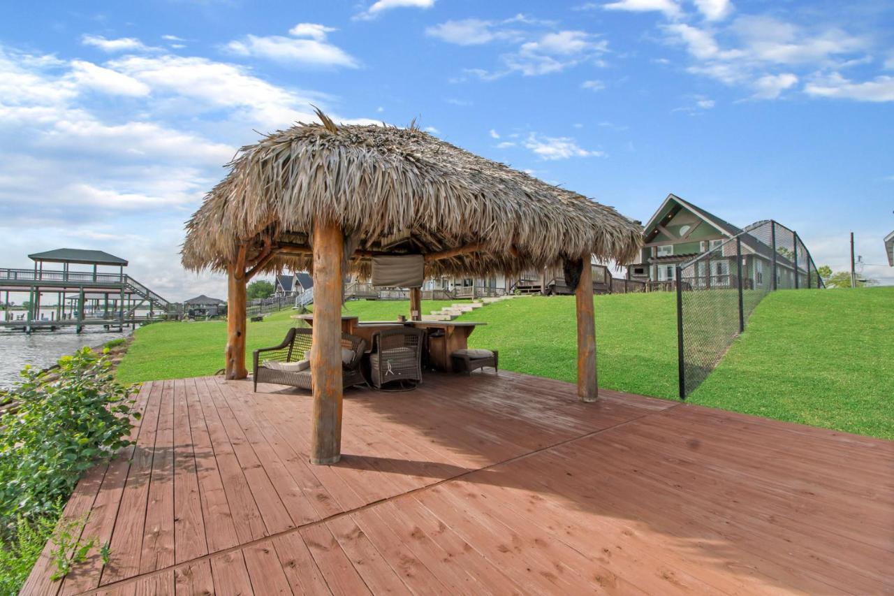 Luxury Waterfront Home Family And Pet Friendly Near Surfside Beach 11 Mins Freeport Exterior foto