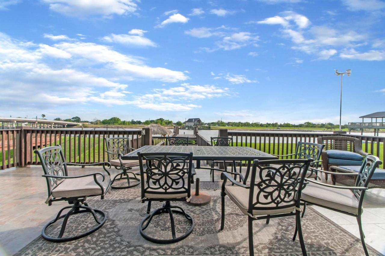 Luxury Waterfront Home Family And Pet Friendly Near Surfside Beach 11 Mins Freeport Exterior foto